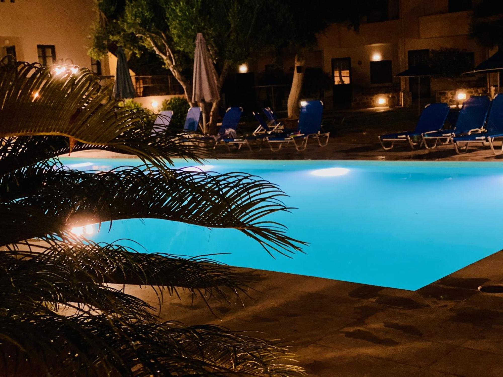 Creteco Hotel & Suites Gournes Gouvon Ngoại thất bức ảnh