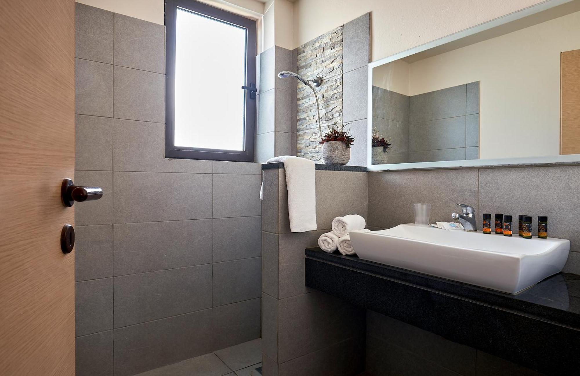 Creteco Hotel & Suites Gournes Gouvon Ngoại thất bức ảnh