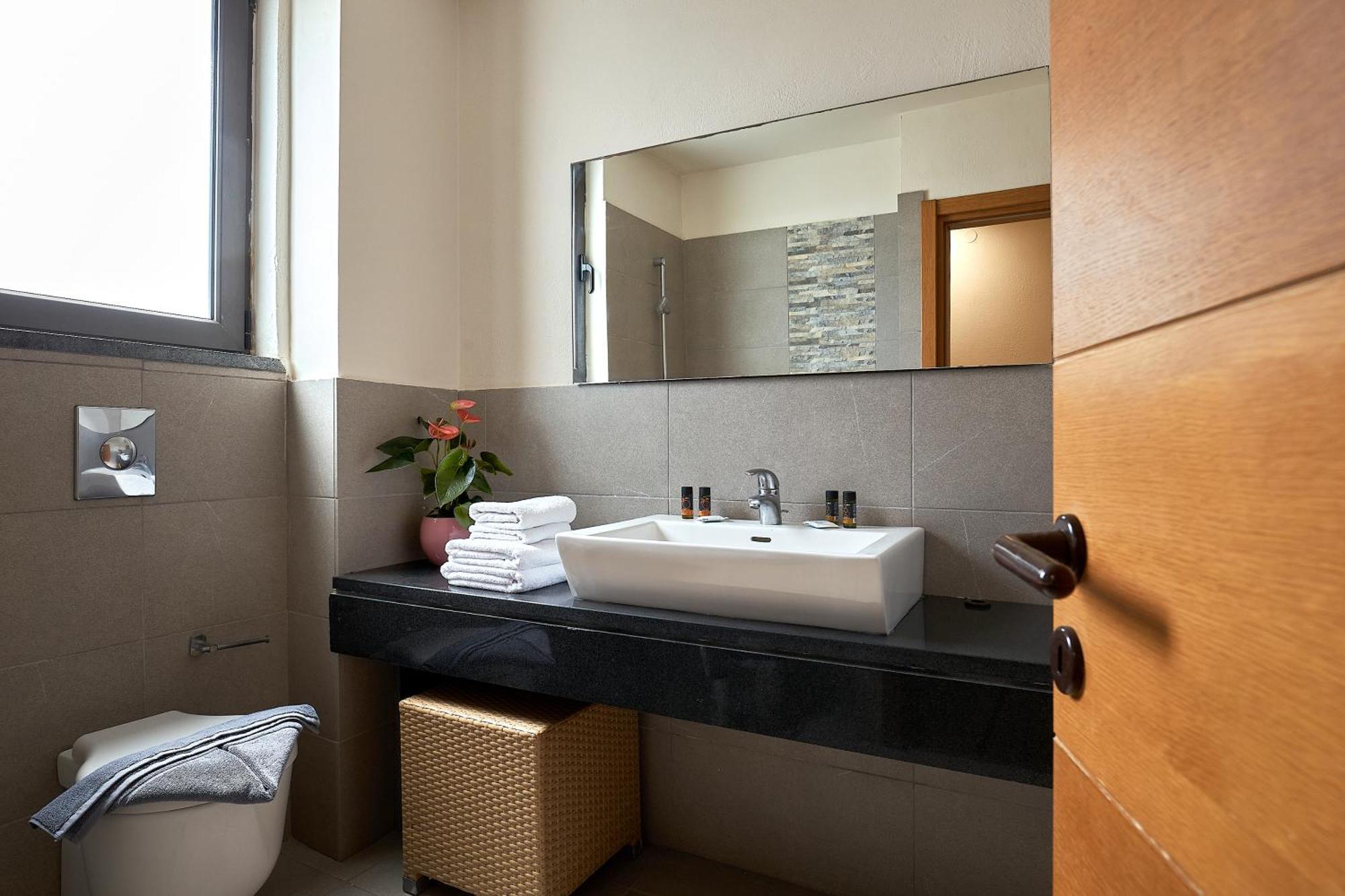 Creteco Hotel & Suites Gournes Gouvon Ngoại thất bức ảnh