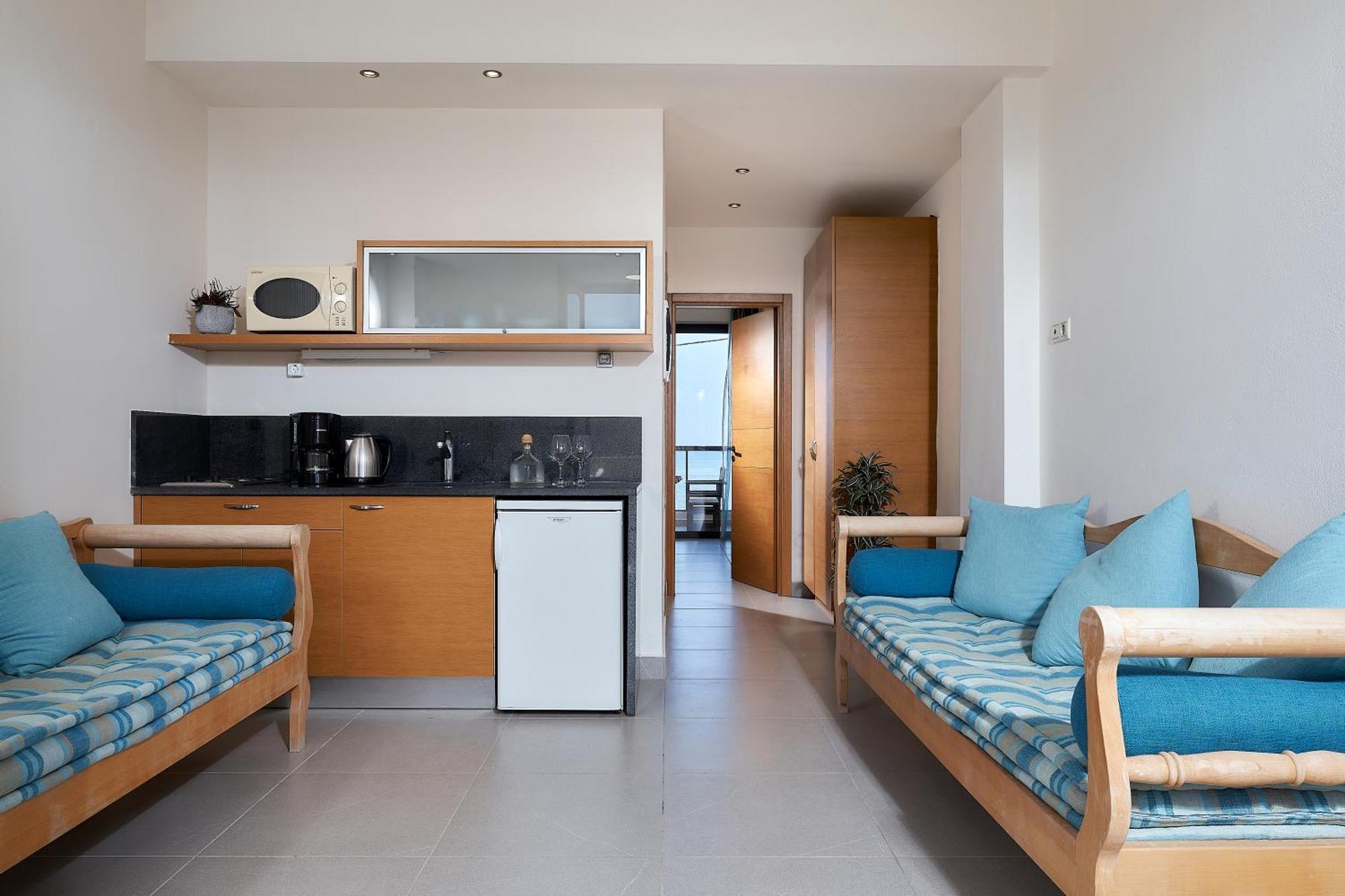 Creteco Hotel & Suites Gournes Gouvon Ngoại thất bức ảnh