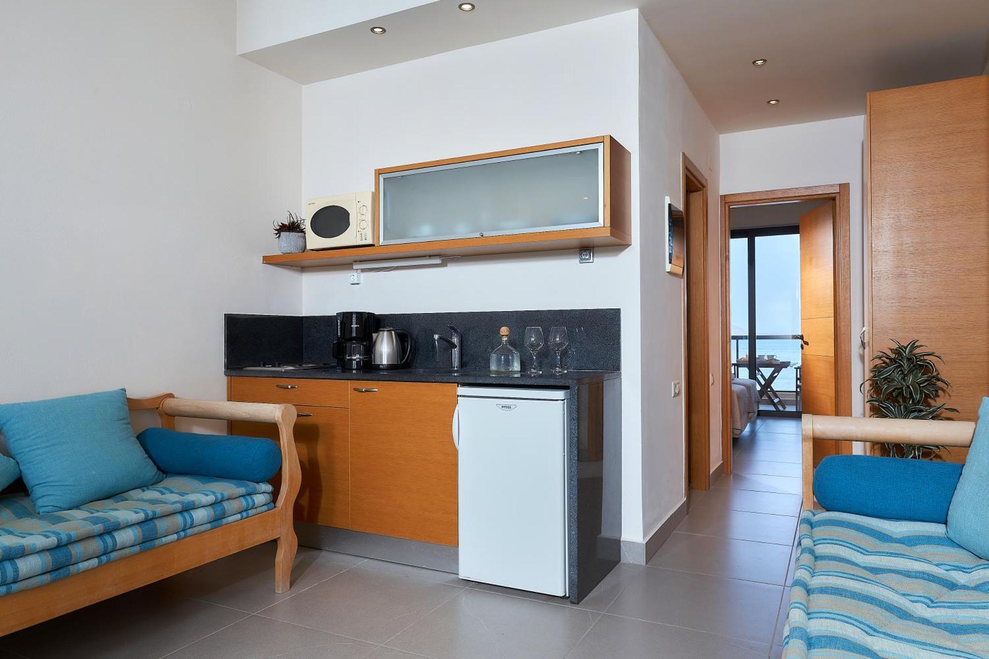 Creteco Hotel & Suites Gournes Gouvon Ngoại thất bức ảnh
