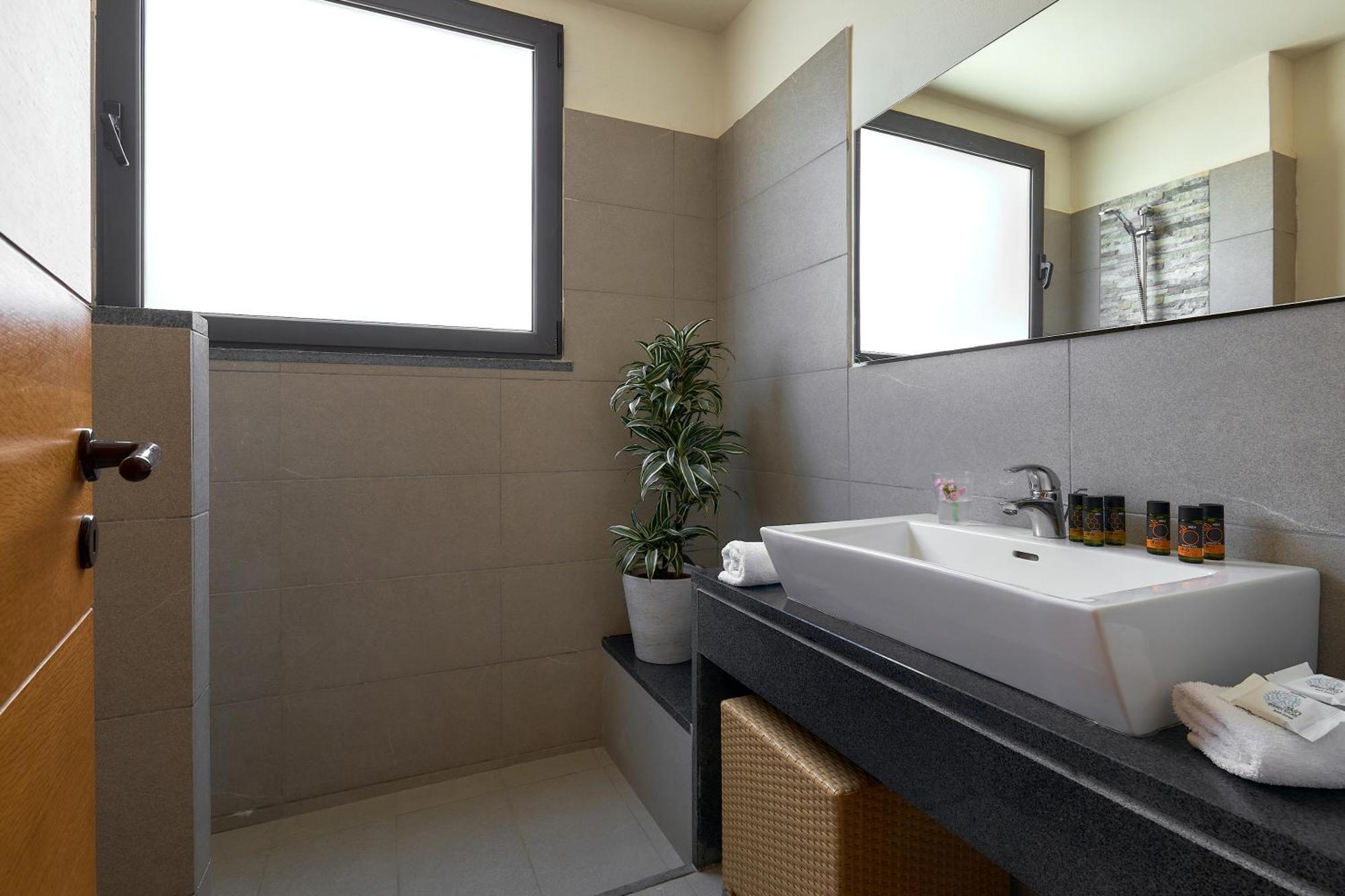 Creteco Hotel & Suites Gournes Gouvon Ngoại thất bức ảnh